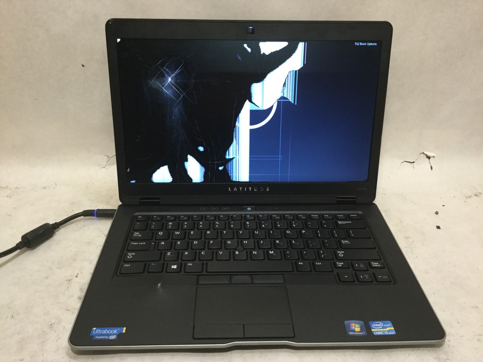 Dell Latitude 6430u / Intel Core i5 CRACKED SCREEN / (MISSING PARTS!) -MR
