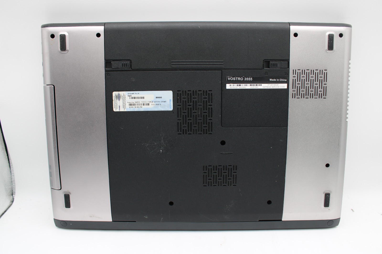 Dell Vostro 3555 _ AMD A8-3500M @ 1.5 _ 4GB RAM _ Radeon HD _ No SSD / OS