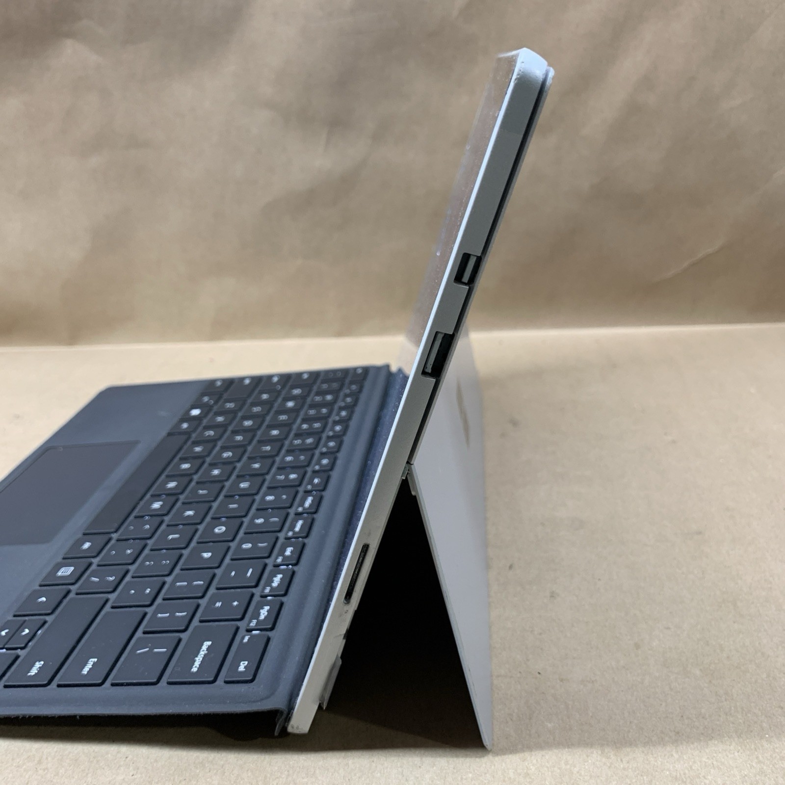 Microsoft Surface Pro 5 1807, Core i5-7300U @ 2.3GHz, 8GB RAM, 256GB SSD, W10P