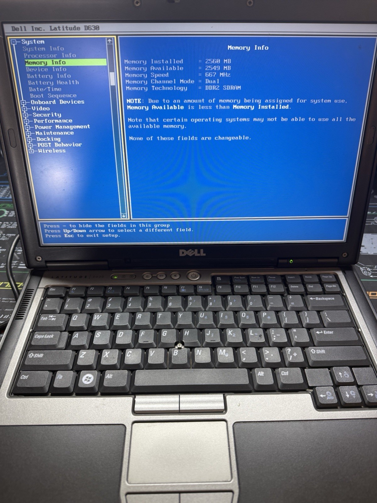 Dell Latitude D630 Laptop Intel Core, 2.5GB RAM , 80GB HDD Win XP BATTERY ISSUE