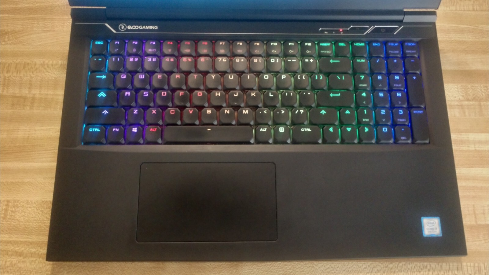 EVOO GAMING LAPTOP 17.3″ 144Hz FHD i7-9750H 2.6GHz RTX 2060 6GB 1TB SSD 16GB RAM