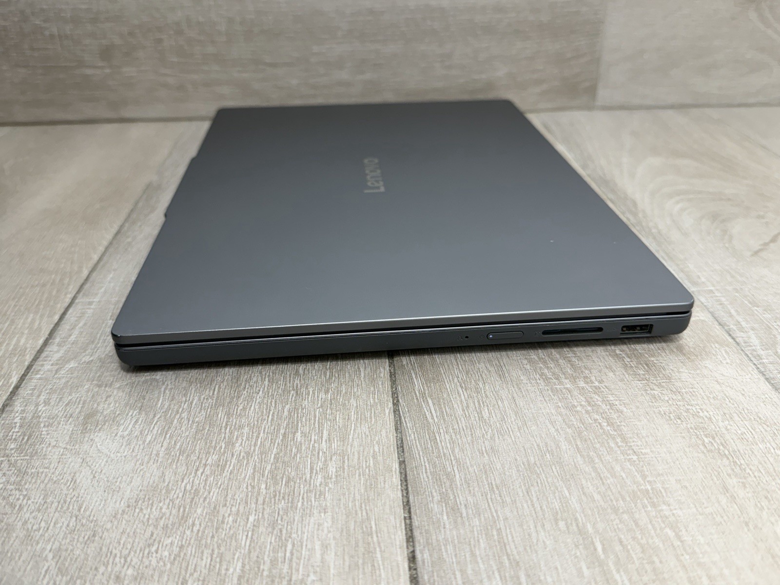 IdeaPad Slim 3 15Q8X10 15″ WUXGA Snapdragon X 16GB RAM 512GB NVMe Win-11