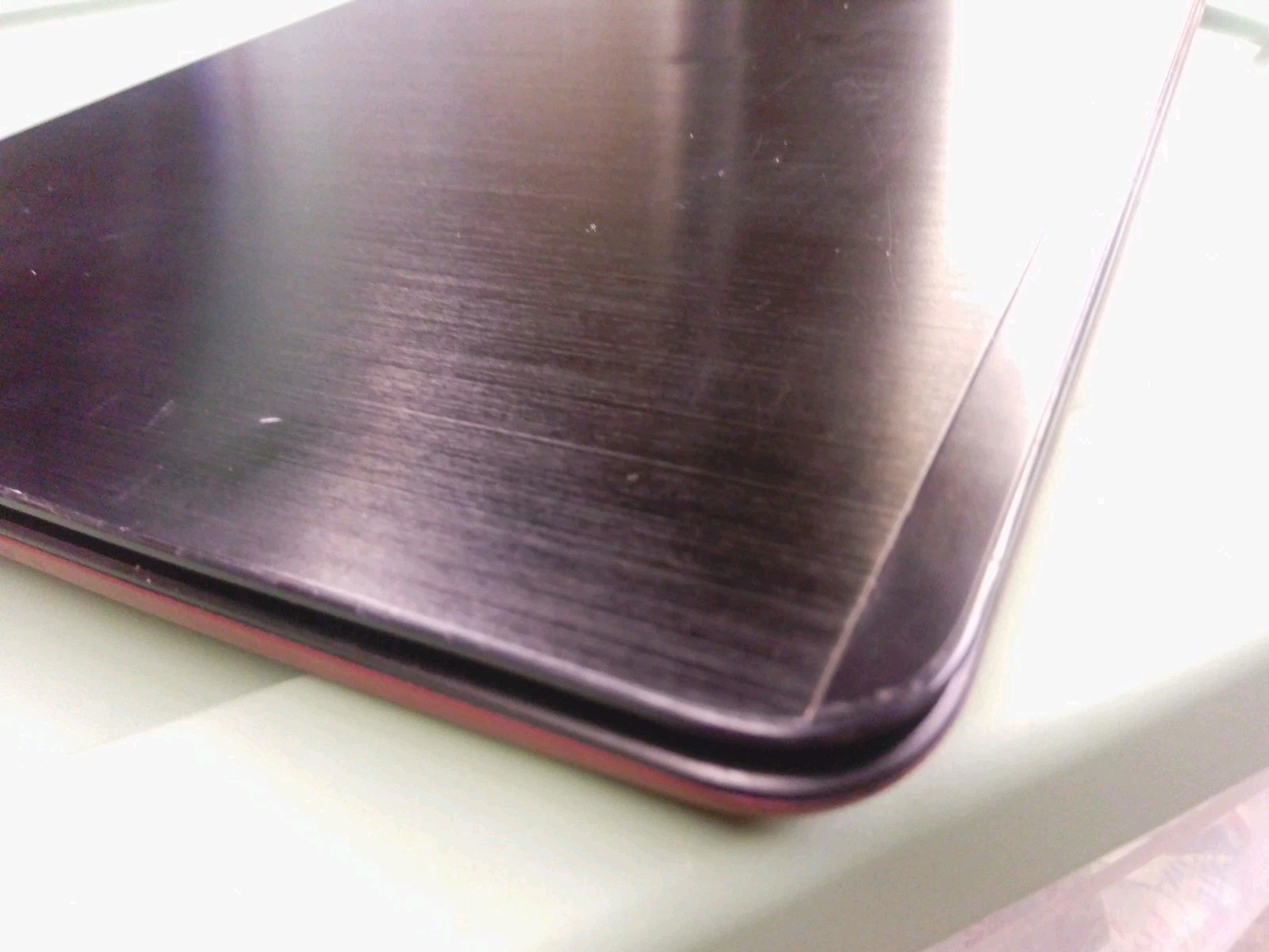 HP ENVY SLEEKBOOK 6, AMD A6 @ 2.1 GHz ,4GB, 500GB HDD, Beats Audio, Red