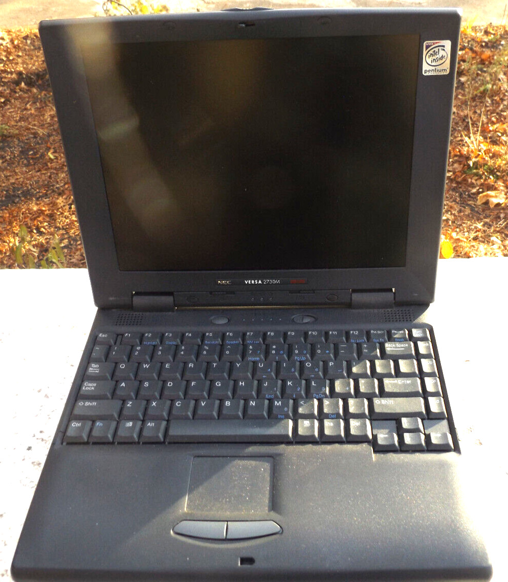 Vintage NEC Versa 2730M Laptop Intel Pentium 133MHz MMX CPU, CD-ROM, 3.5″ Floppy