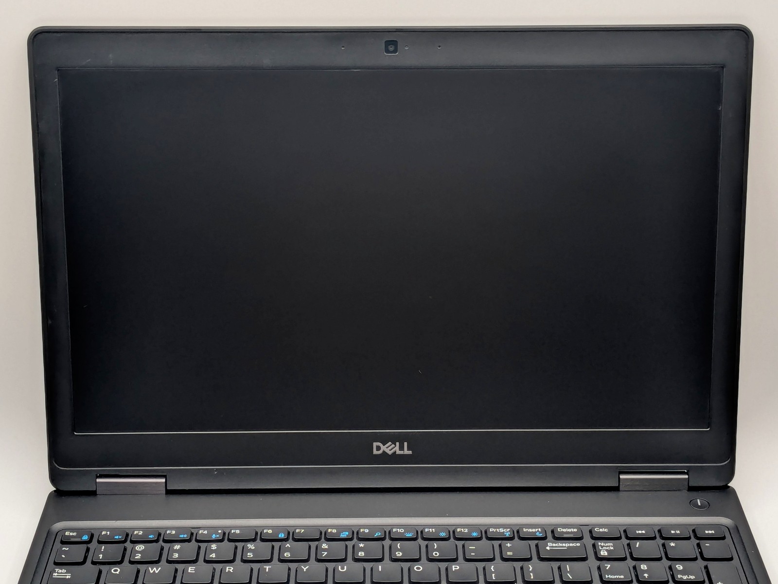Dell Precision 3530 15″ FHD I5-8400H 1TB SSD 16GB W11P Quadro P600 Webcam