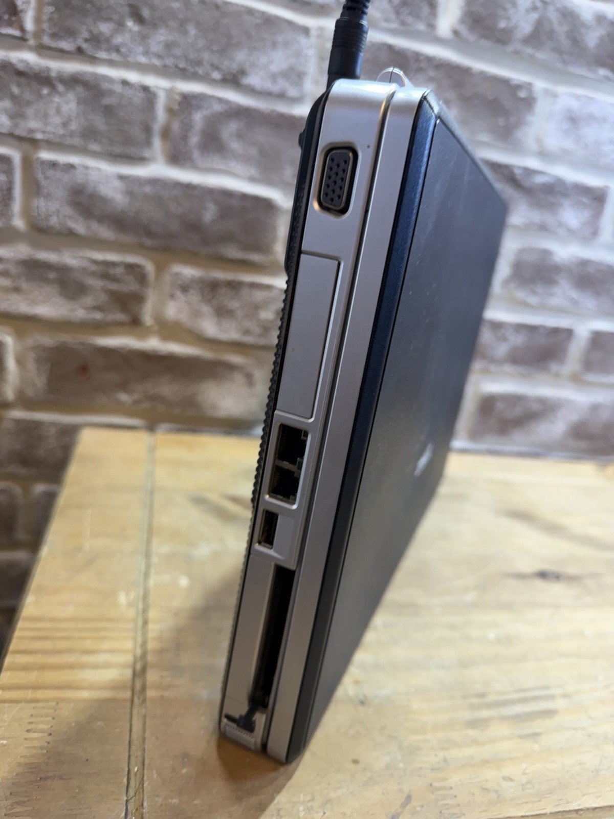 HP Compaq Compaq Presario 2000-pt165av 15.6in 320GB, 1.3GHz, 4GB Works