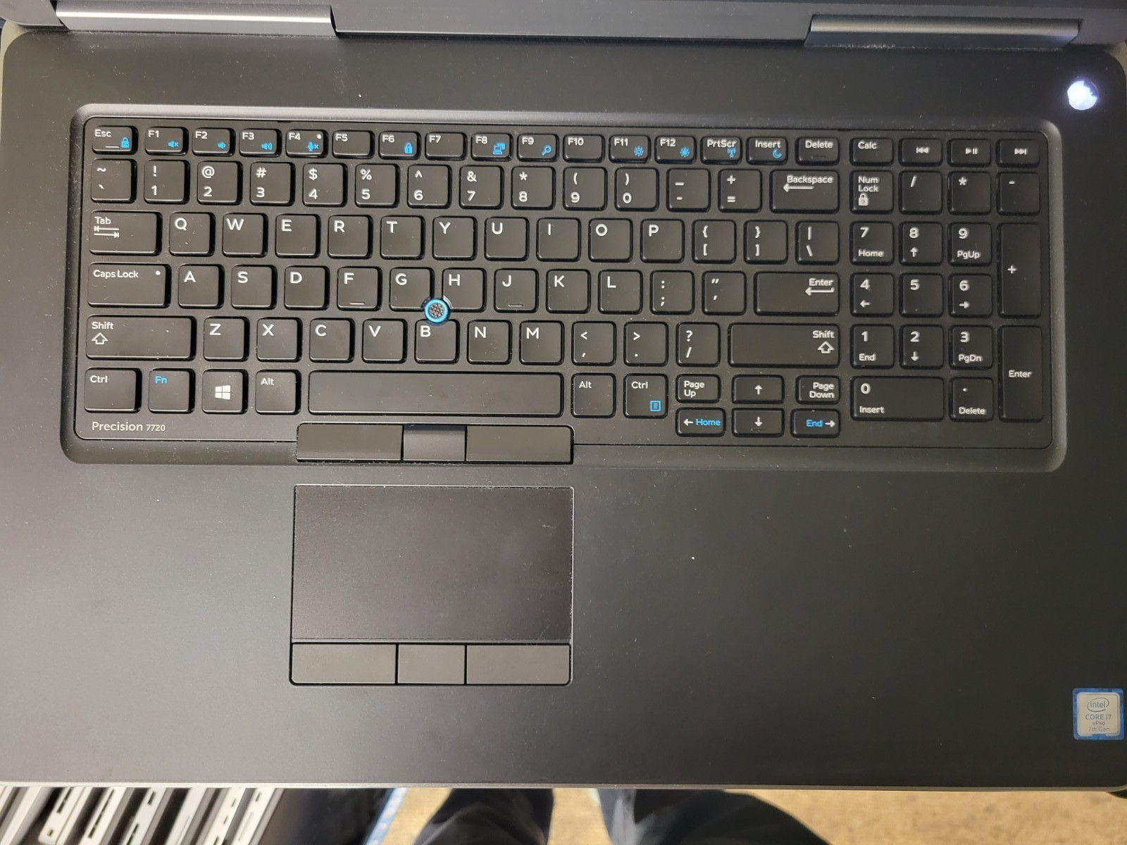 Dell Precision 7720 i7-7820HQ 2.90GHz 32gb Ram 500gb ssd no charger