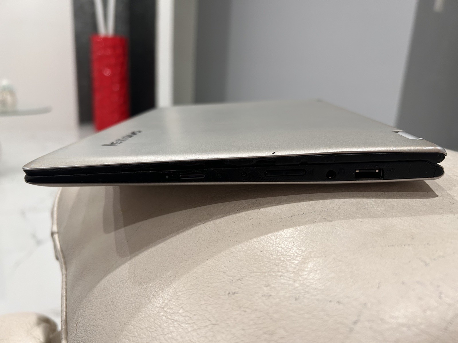 lenovo yoga 700-11isk used, silver color, 256 gb local disk