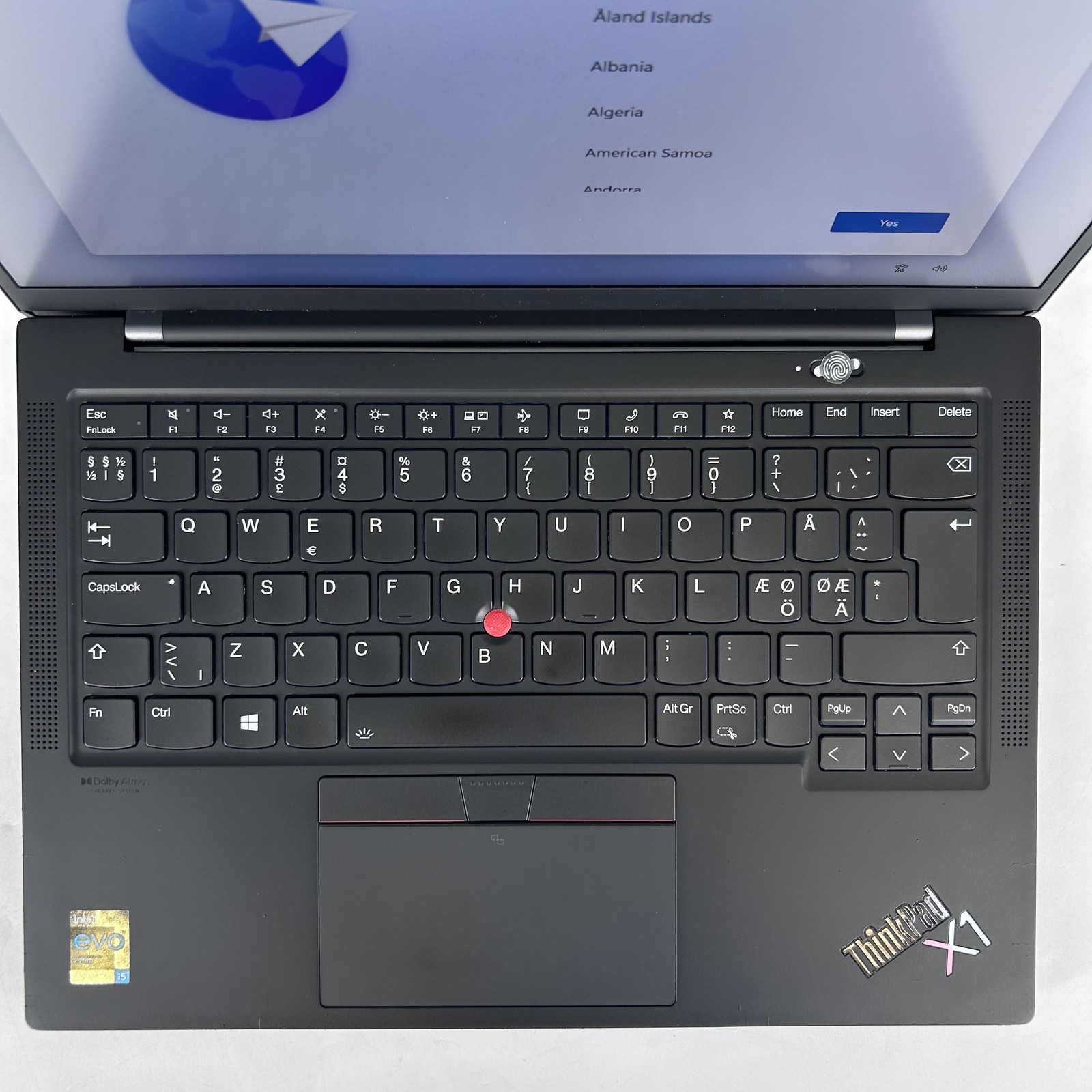 Lenovo ThinkPad X1 Carbon Gen 9 14 FHD+ i5-1135G7 16GB 256GB Bilingual Keyboard