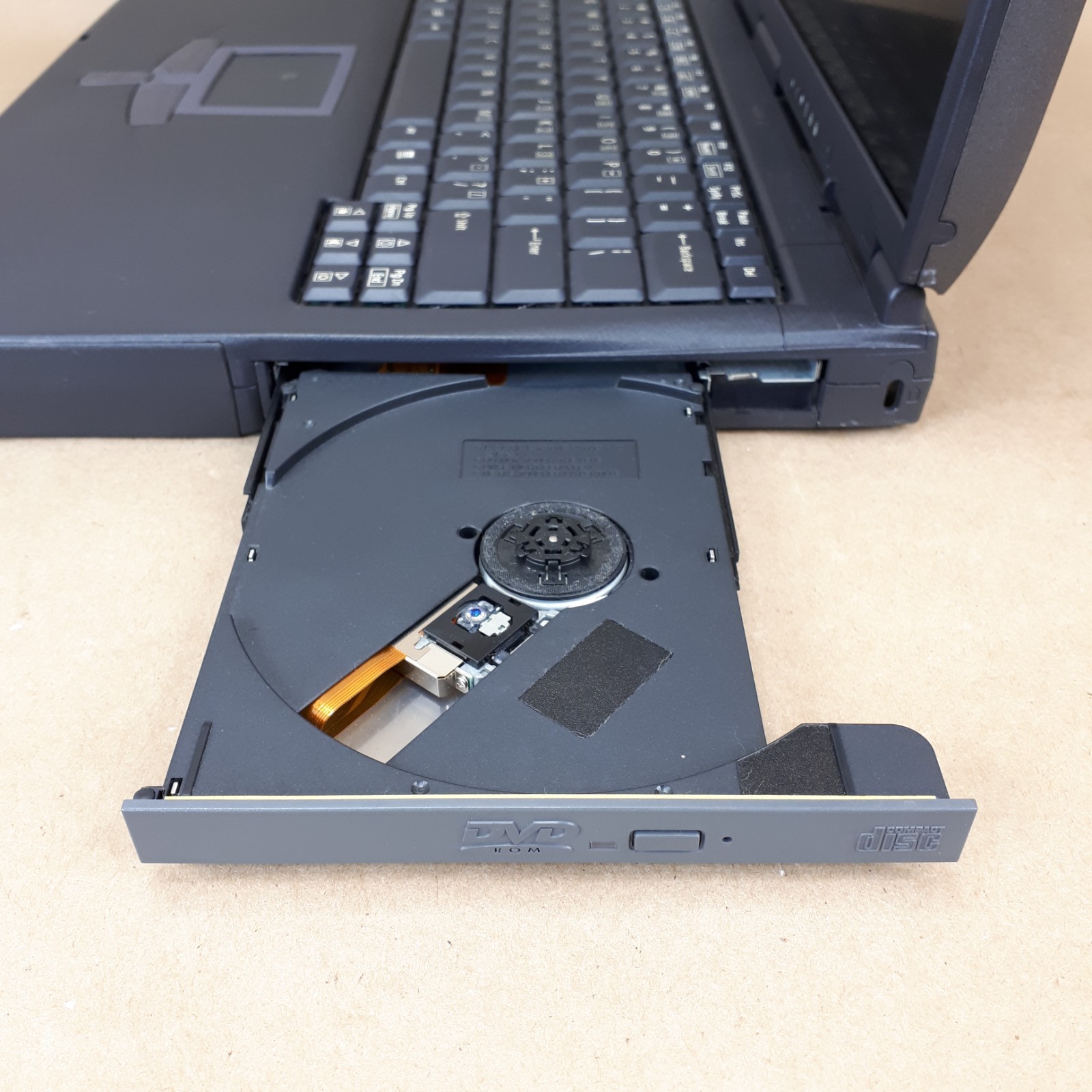 Vintage Acer TravelMate 737TLV 15” Laptop Pentium III 256MB RAM Boot/BIOS No HDD