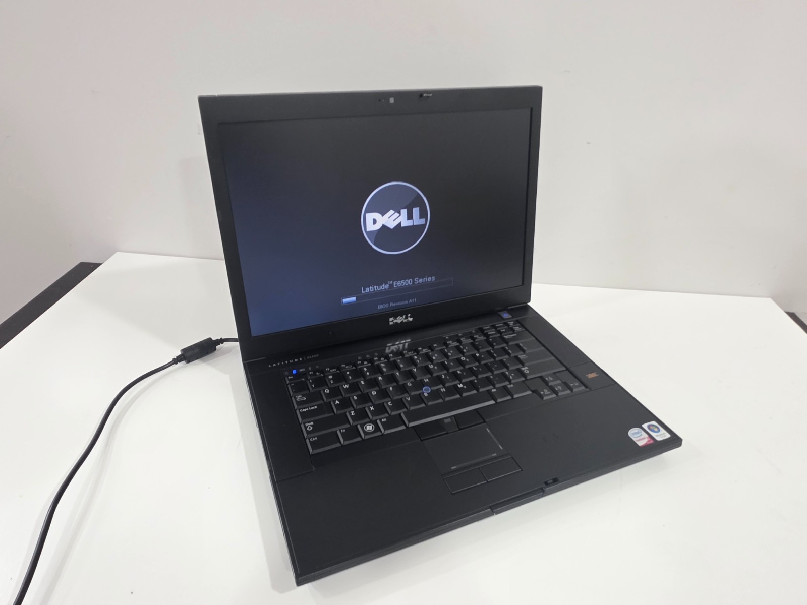 Vintage Dell Latitude E6500 Intel Core2 Duo CPU T9400 4GB Webcam Bluetooth
