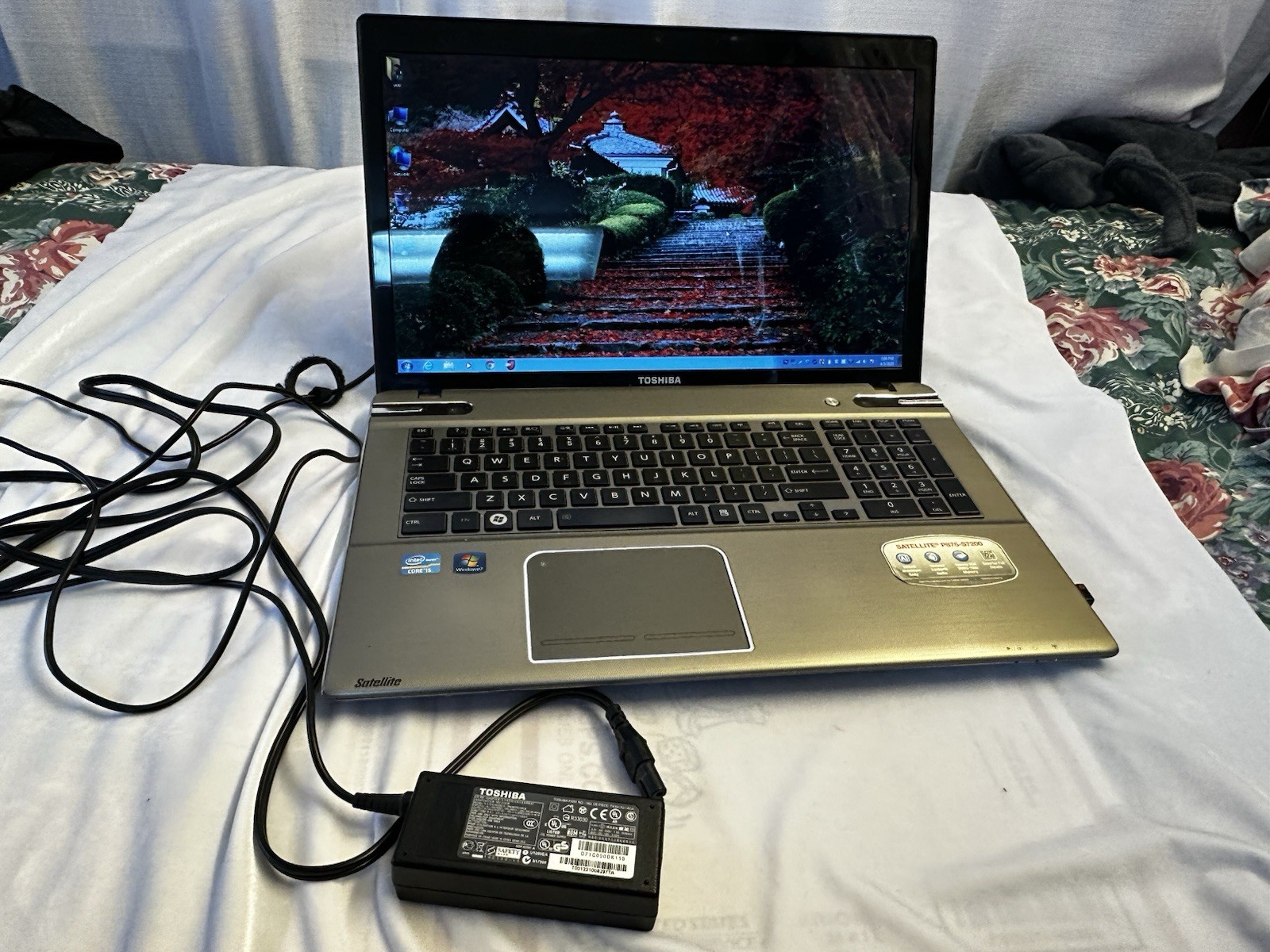 Toshiba Satellite P875-S7200- Windows 7 Home Edition 16GB RAM-Kingston SSD 480GB