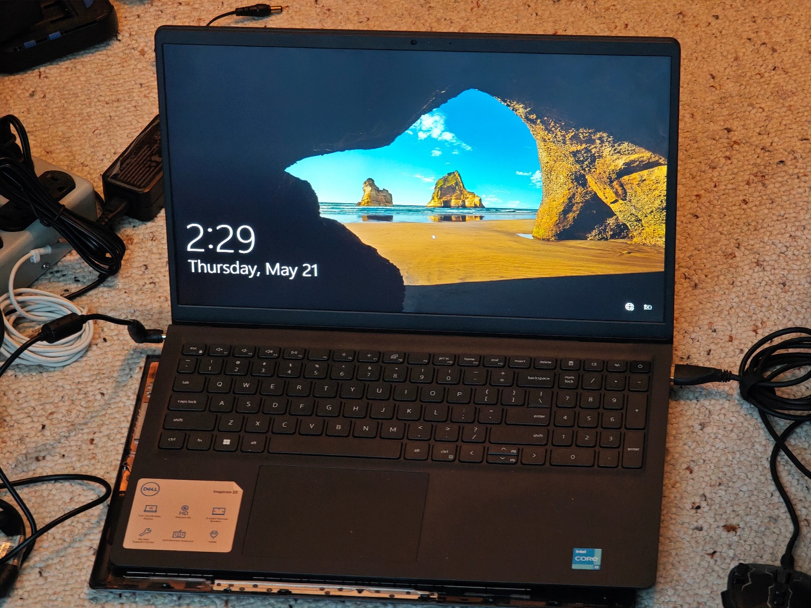 DELL Inspiron 15 3520 p112f – 256GB SSD, 8GB RAM, 12th gen Intel i3-1215u CPU
