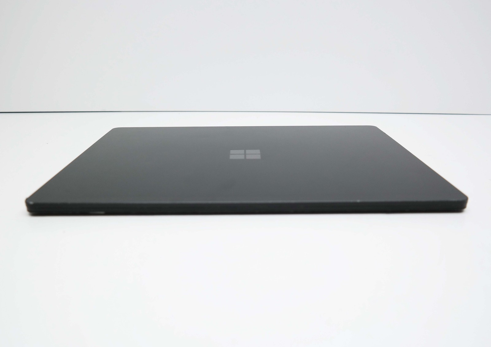 Microsoft Surface Laptop 3 13.5″ Core i5 8GB 256GB SSD ISSUE