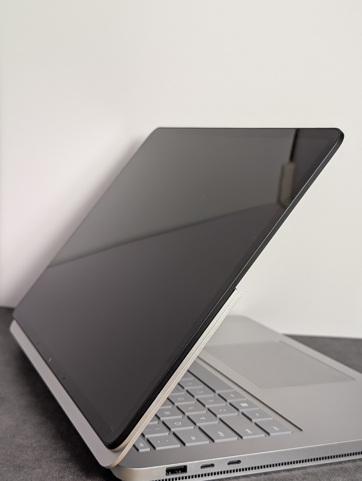 Microsoft Surface Laptop Studio 2 14.4″ i7-13800H 16GB 512GB SSD W11 Silver