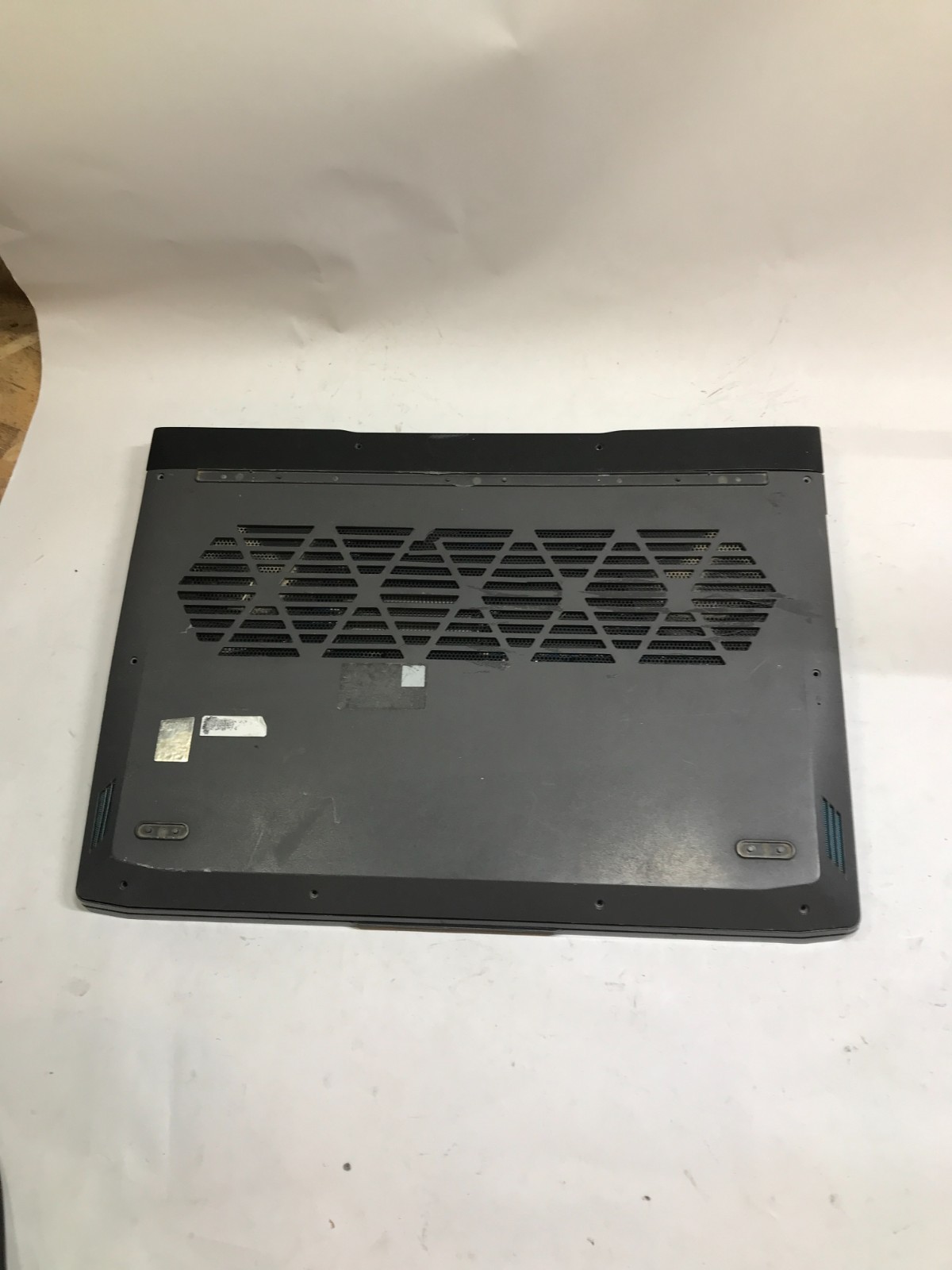 Lenovo LOQ 15IRH8 15″ Intel Core i5-13420H NO RAM NO SSD RTX 3050 For Parts