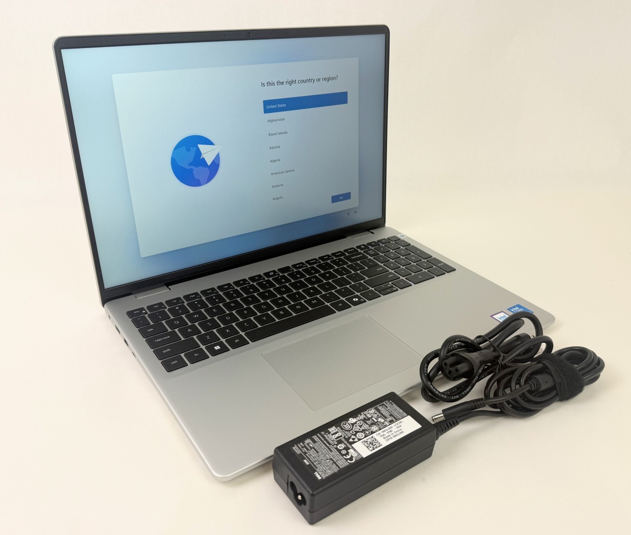Dell 16 Plus DC16251 16″ 1920×1200 Touch Ultra 7 150U 32GB 1TB SSD W11H