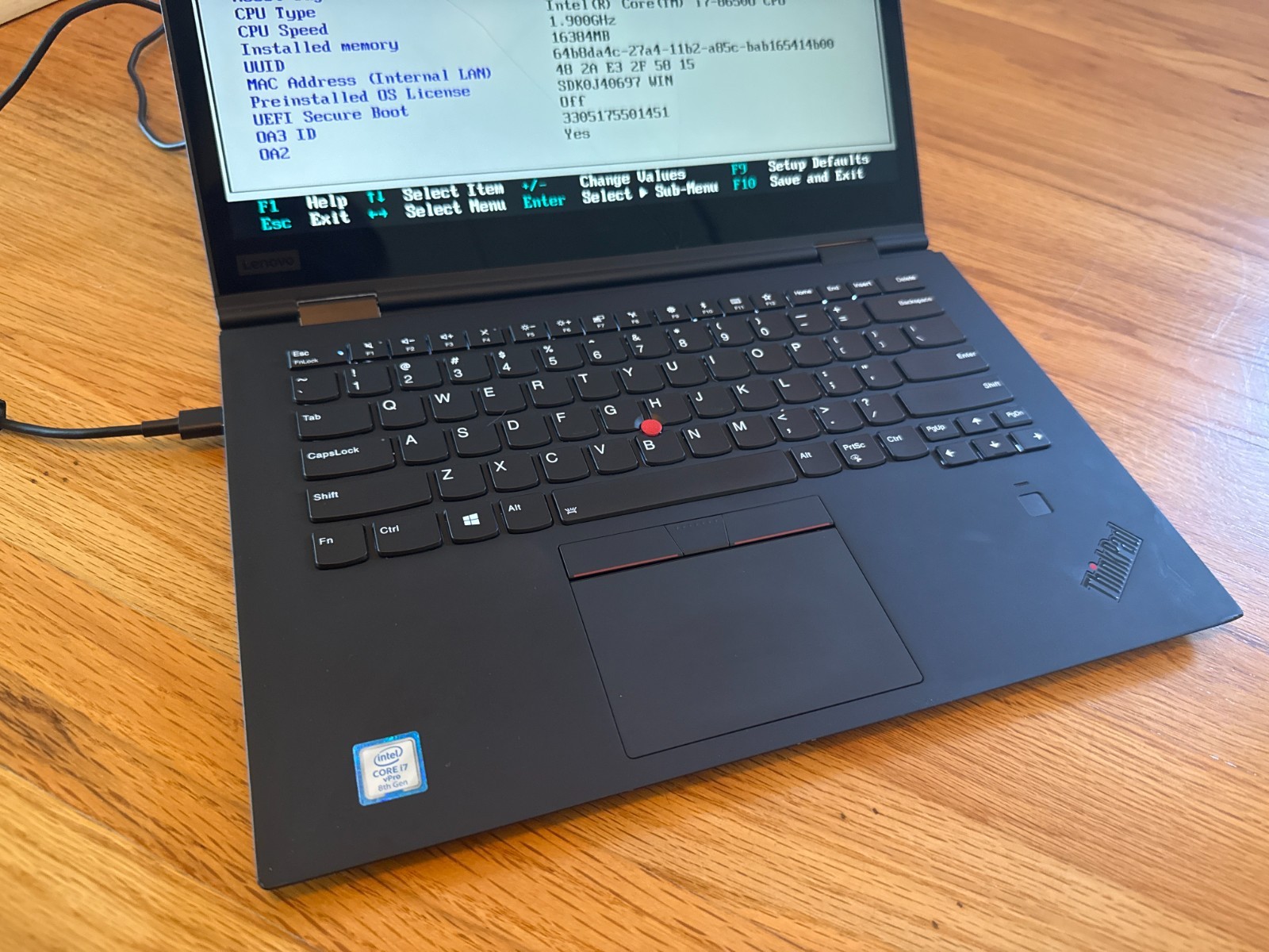 ThinkPad X1 Yoga (3rd Gen) i7-8650u, 16GB RAM, cracked WQHD Touchscreen