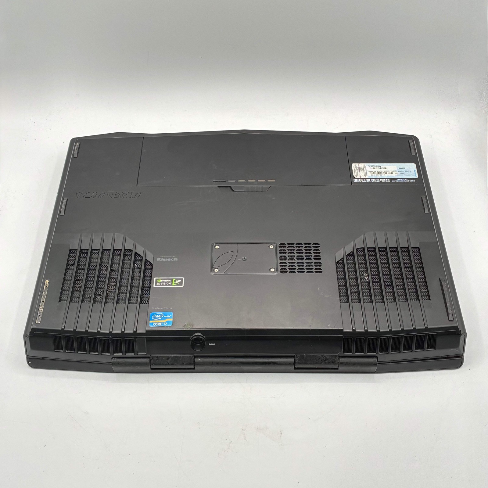 Alienware M17X R3 17in i7 8GB 1TB Black Cracked Screen