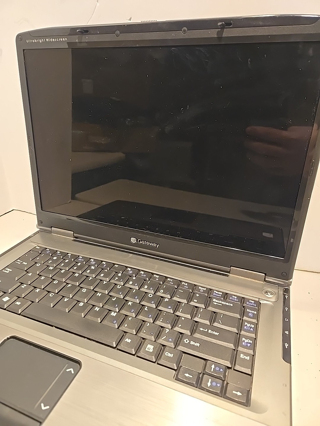 Gateway Laptop Model MA7 No Charger Not Sure If Working Or Not