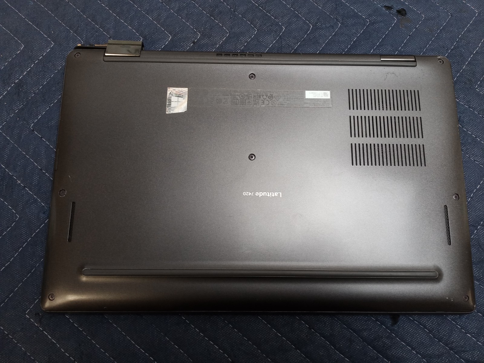 Dell Latitude 7420 | i5-1145G7@2.6GHZ | 16GB RAM | BROKEN SCREEN & HINGE | READ
