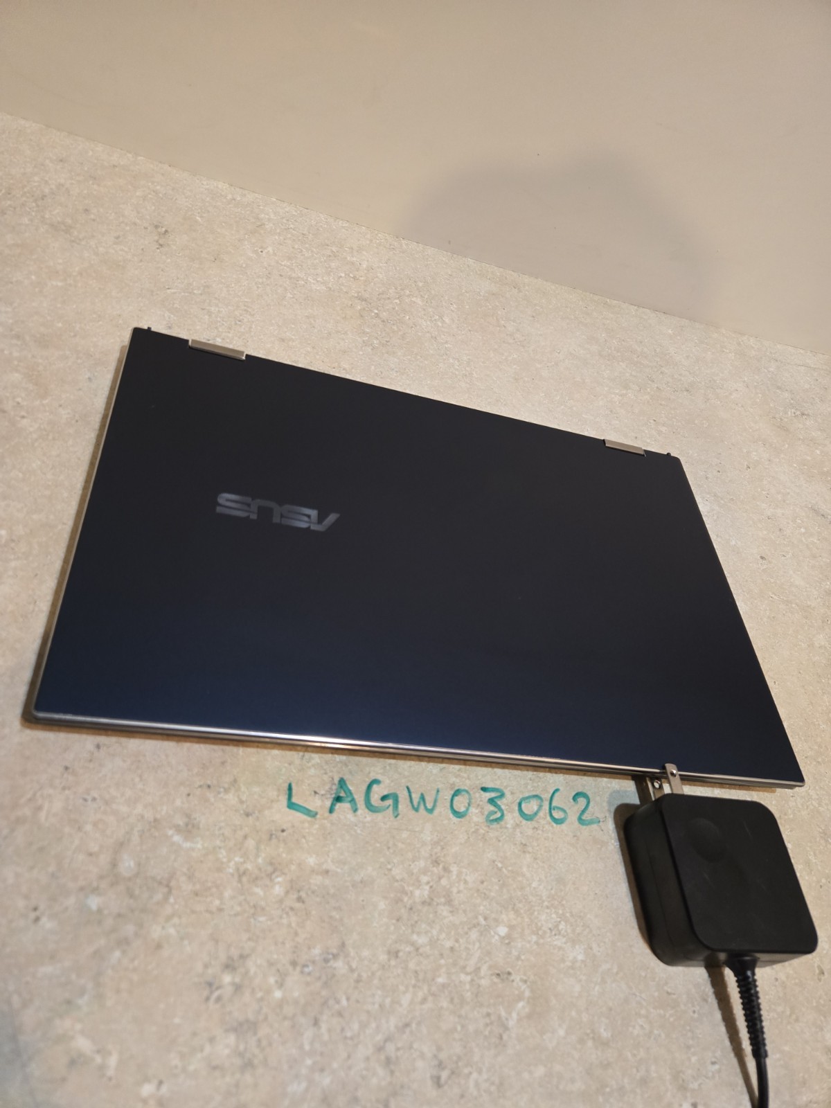 Asus Zenbook 15.4″ Laptop – 512GB SSD – intel i7 – 16GB Ram – Model Q529Z