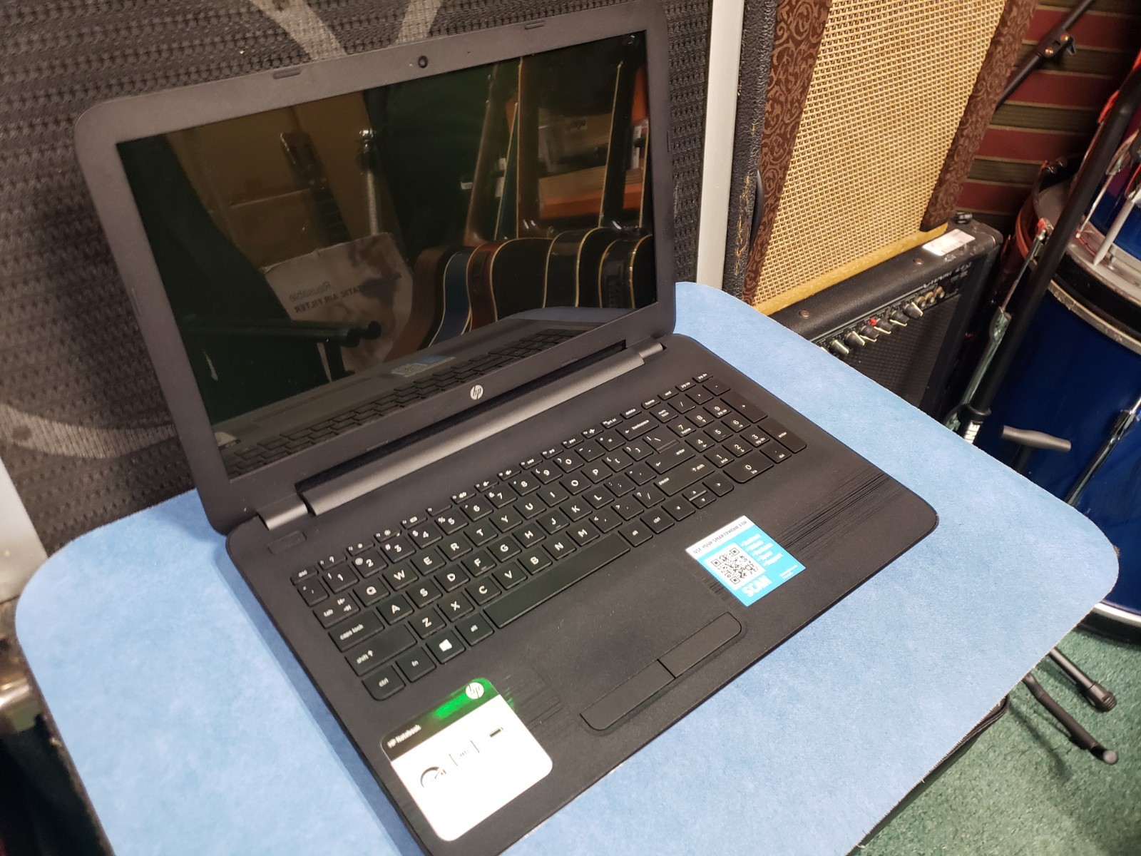 HP 15-ba009dx AMD A6-7310 2.0GHz 500GB HDD 4GB RAM 15.6in FHD Black untested
