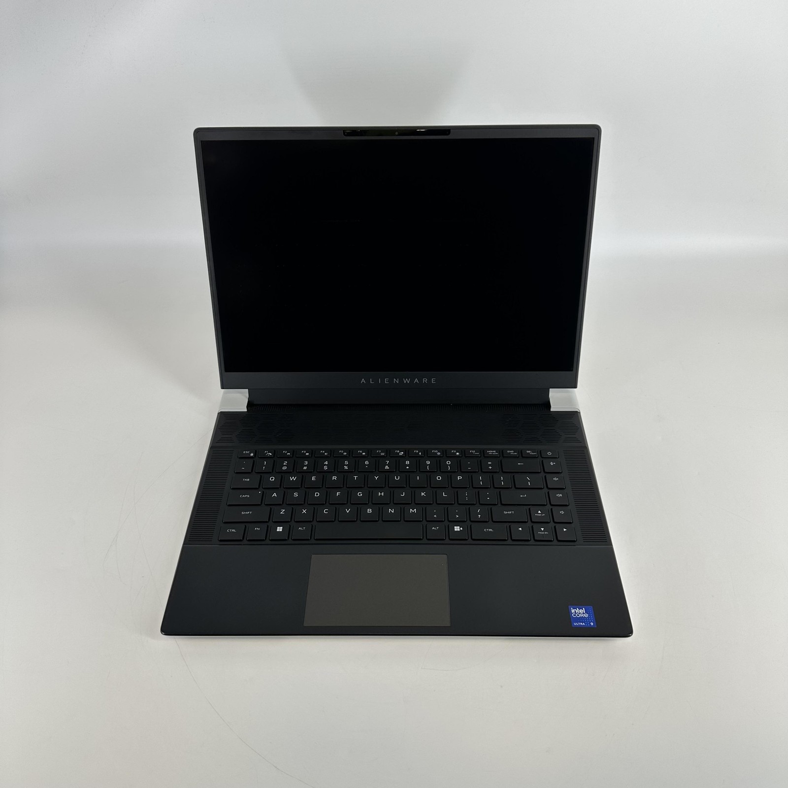 Alienware X16 R2 240Hz QHD+ 2.5 GHz Ultra 9 185H 32GB 4TB SSD RTX 4090 Very Good