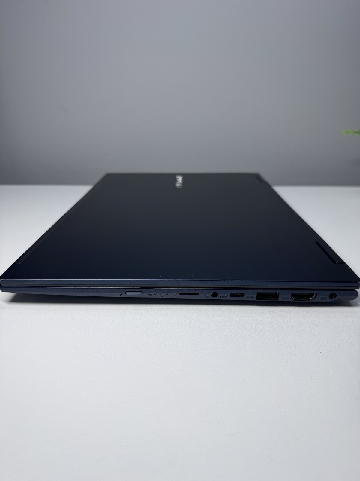 ASUS Vivobook 14 Flip 14-inch Touchscreen Convertible Laptop Ryzen 5 5500U 8/256