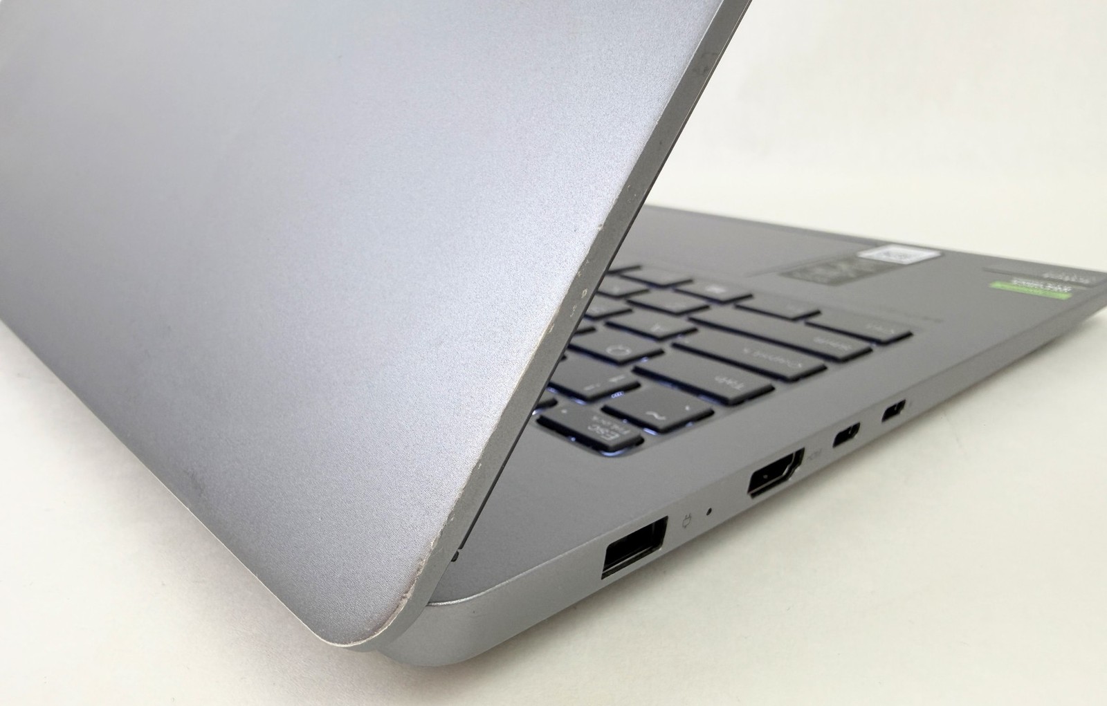 Lenovo IdeaPad Pro 5i 16″ 2048×1280 OLED Touch Ultra 9 185H 32GB 1TB 4050