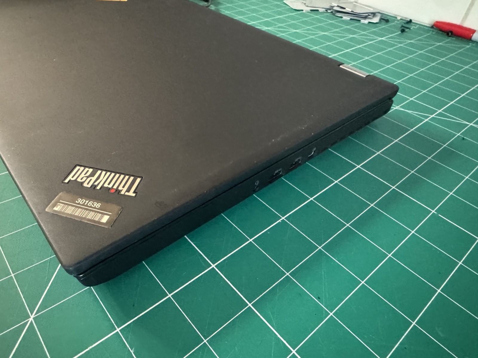 Lenovo P51 15″ i7 7820HQ 2.9GHZ 8GB RAM (NO SSD,CADDY,AC ADAPTER,OS)