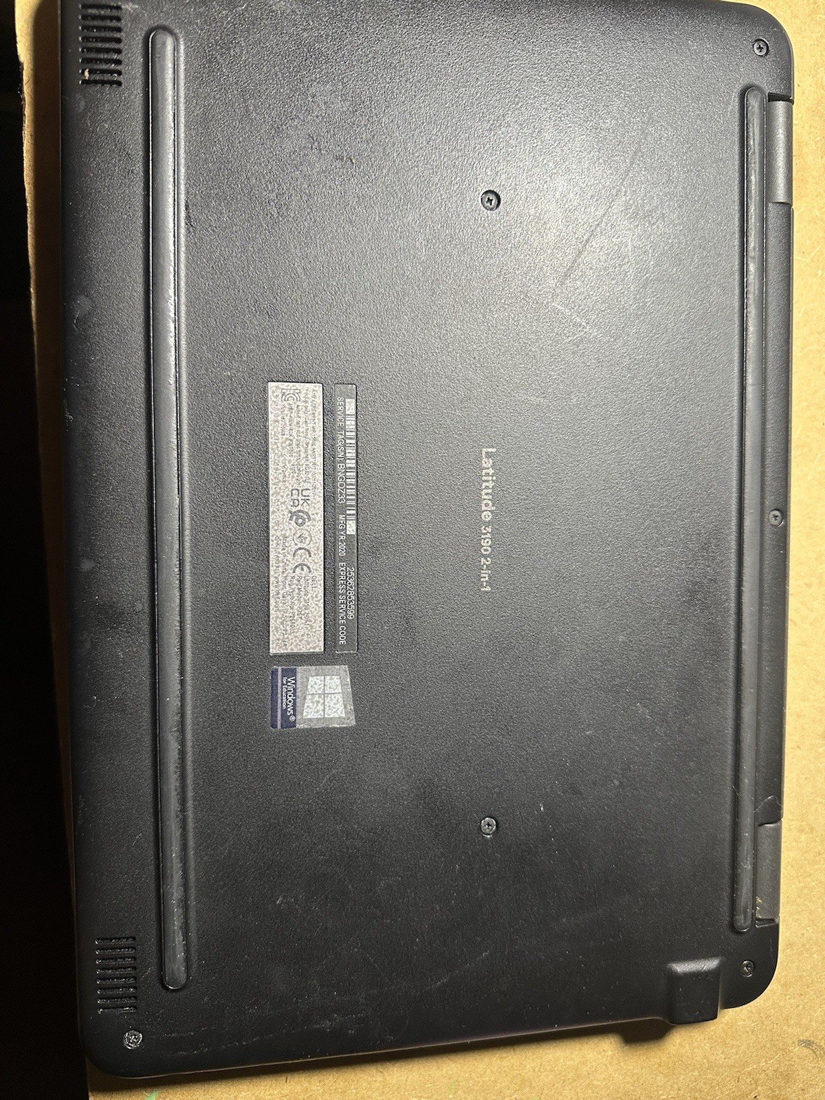 Dell Latitude 3190 11.6″ (128GB SSD, Intel Celeron N4100, 1.1Ghz, 4GB RAM)