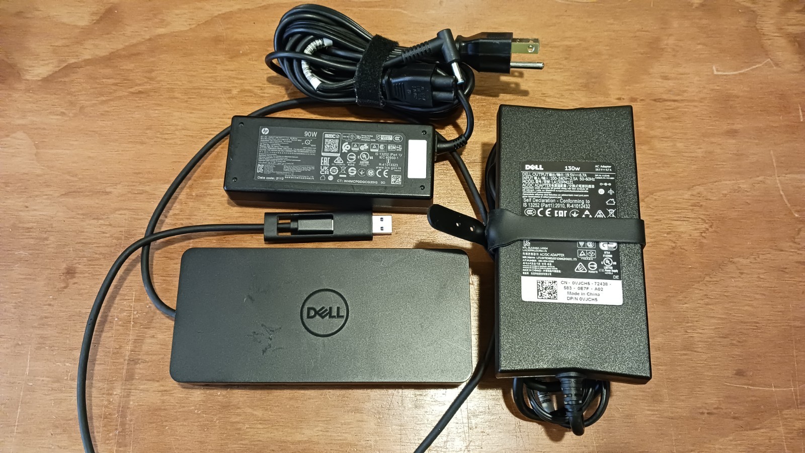 HP EliteBook 840 G3 i5-6300U 2.40GHz 16GB RAM 512GB SSD w/ Dell D6000
