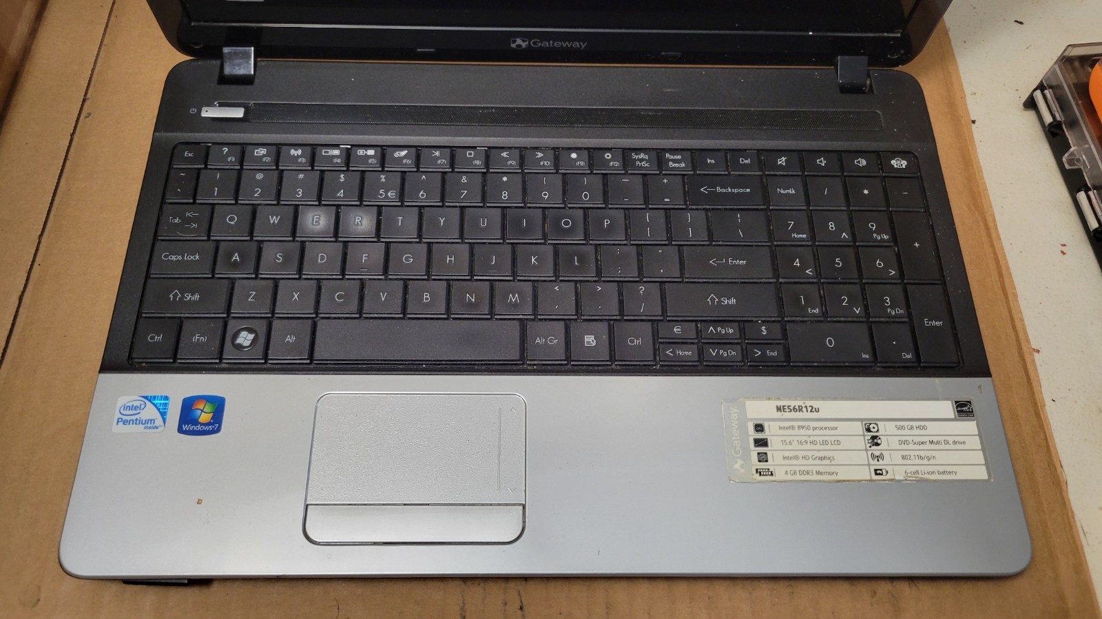 Gateway NE56R12U B950 2.1 Ghz Laptop — For Parts or Repair —