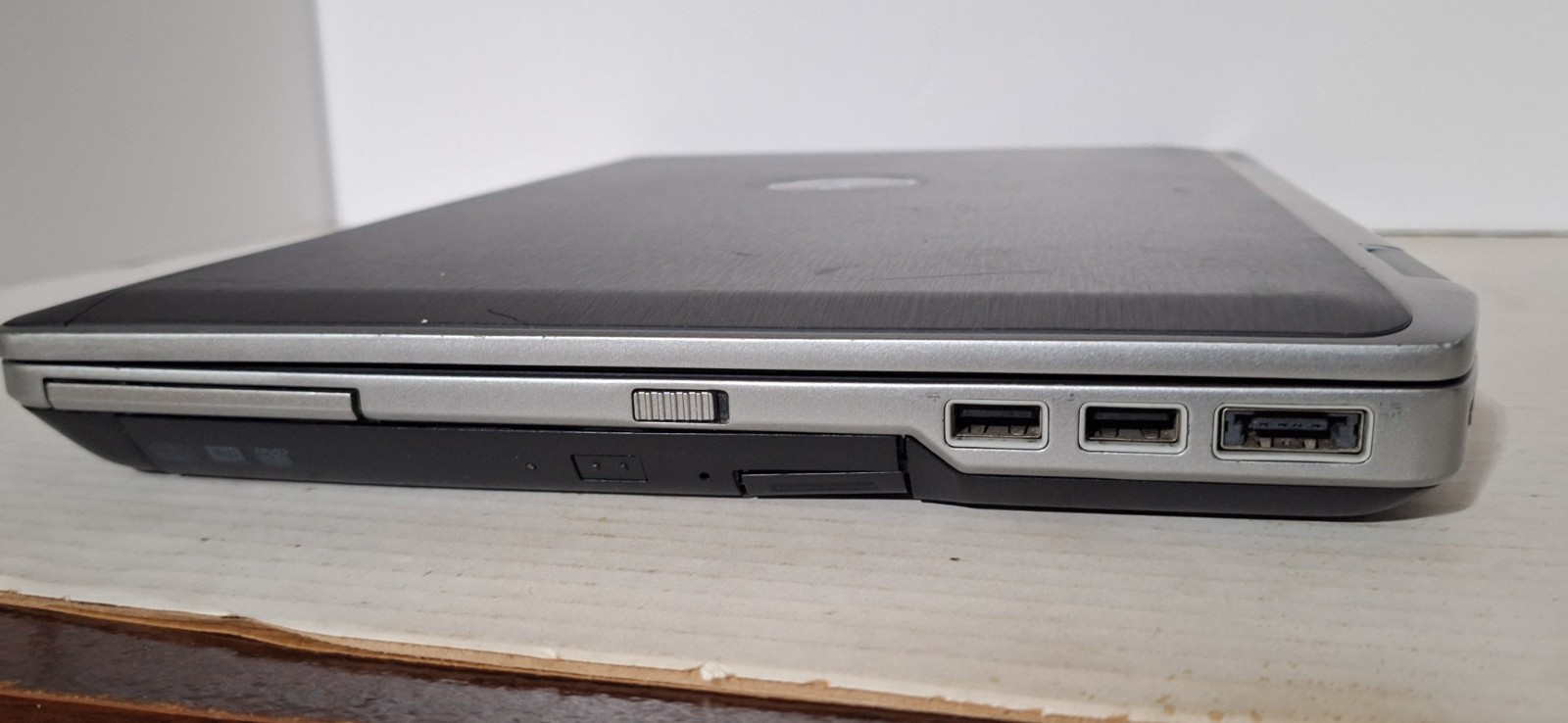 Dell Latitude E6420 Laptop PC Core i5-2520m 2.5GHz PARTS ONLY BUILDERS SPECIAL