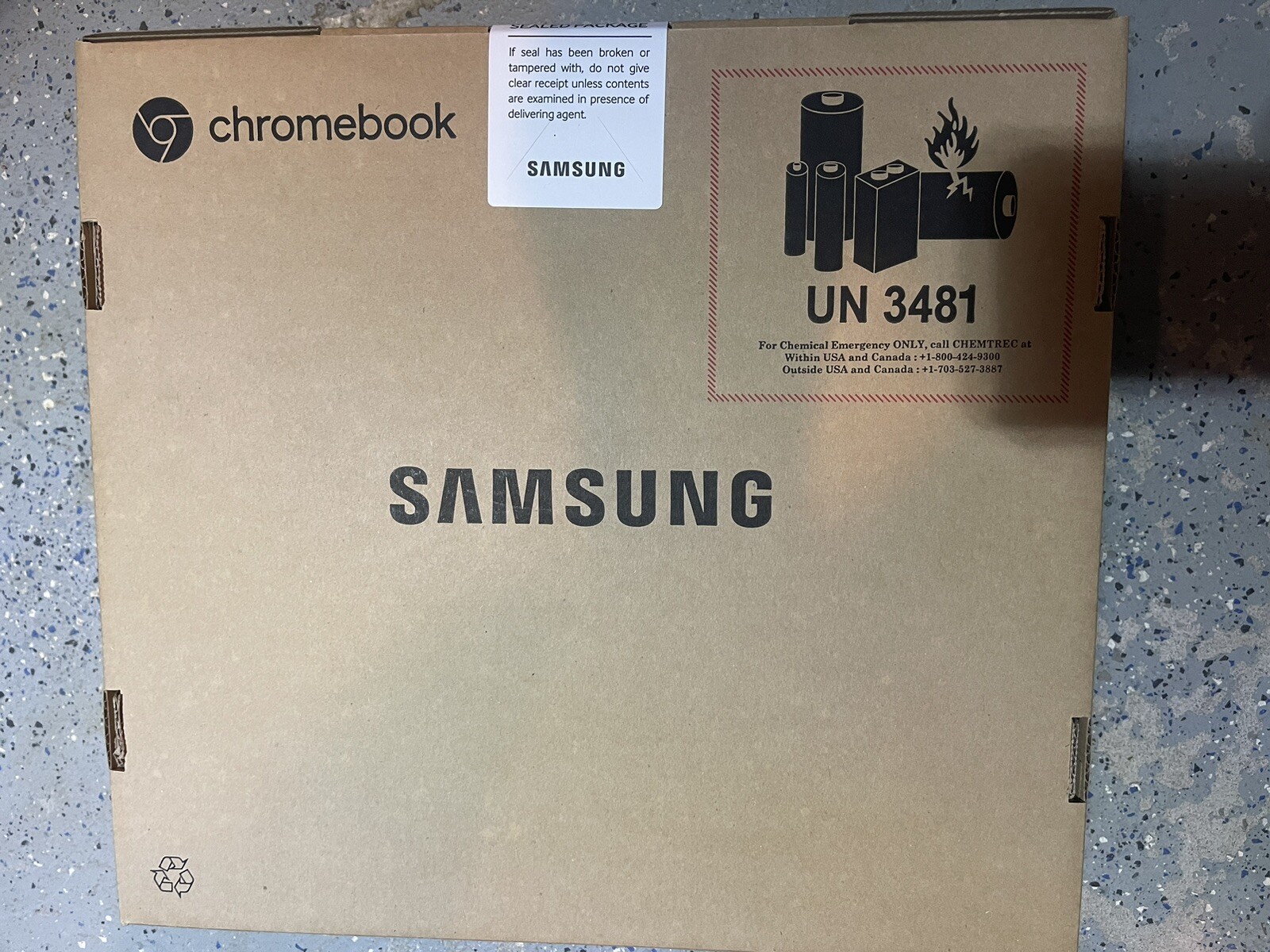 Samsung Chromebook 3 4GB Ram 16GB SSD 11.6-Inch Laptop-Black XE500C13-K04US new