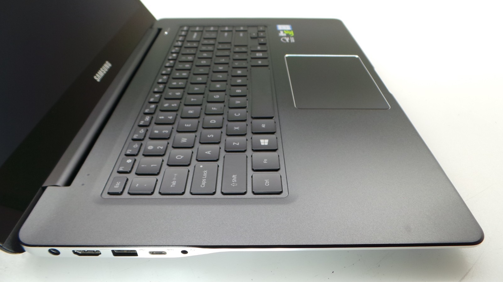 Samsung Notebook NP940Z5L | 15.6″ | i7-6700HQ | 8GB 256GB SSD | Touchscreen