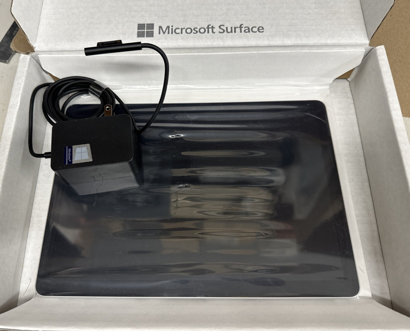 Microsoft Surface Go 2 1926 10.5″ Pentium Gold 4425Y 1.7GHz 4GB RAM 64GB eMMC