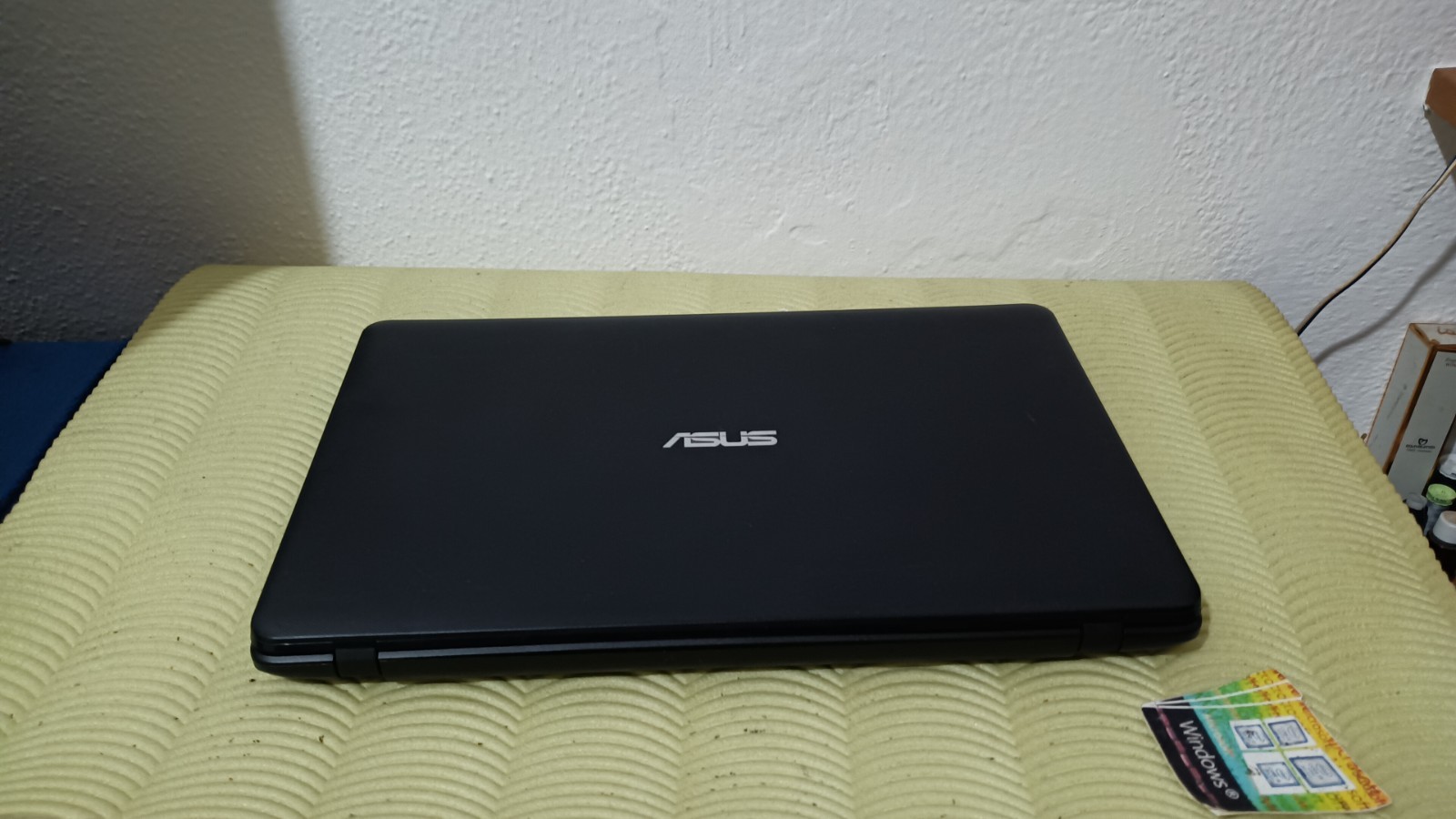 ASUS R752L i7-4510U 8gb 256GB SSD M2 17.3″ 1600×900 nvidia 820m 2gb windows 11