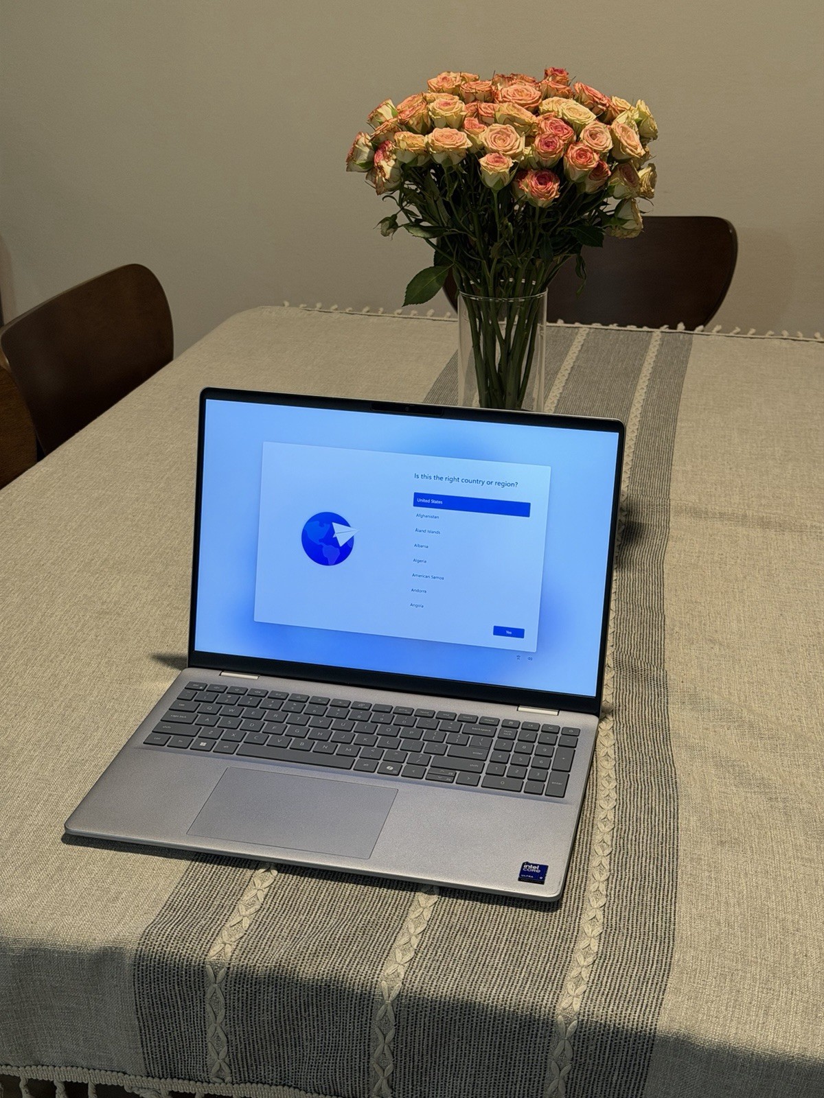Dell 16 Plus DB16250 120Hz QHD+ 3.3 GHz Ultra 9 288V 32GB 2TB SSD Excellent