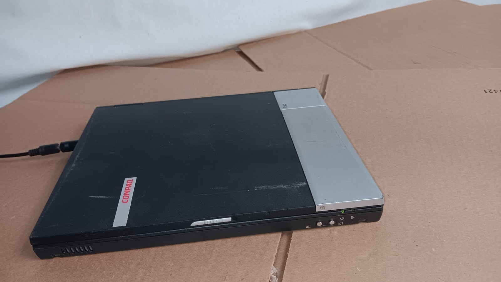 Vintage Compaq Evo N410c Retro Laptop Pentium III-M @ 1 GHz 12″ LCD Screen + AC