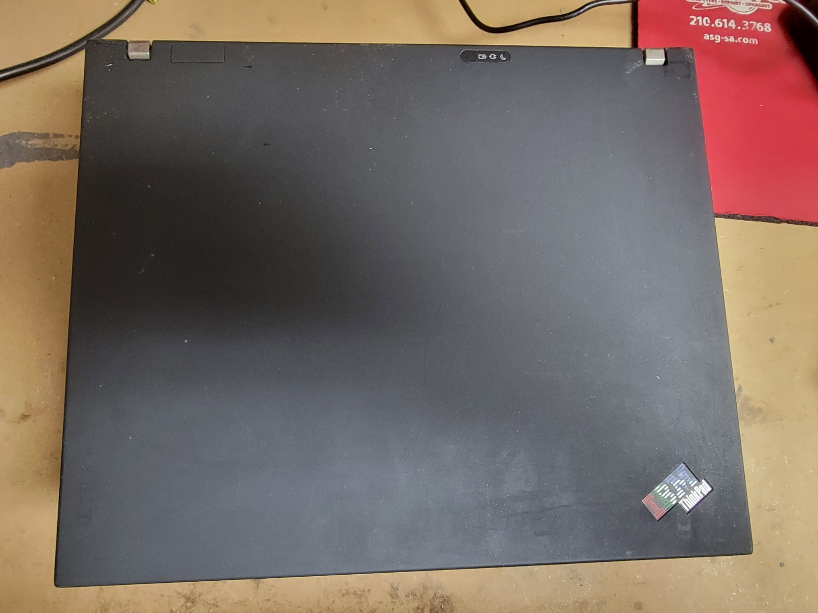 Lenovo T60 LAPTOP – INTEL CORE DUO – 2GB RAM – PARTS ONLY – Broken Screen