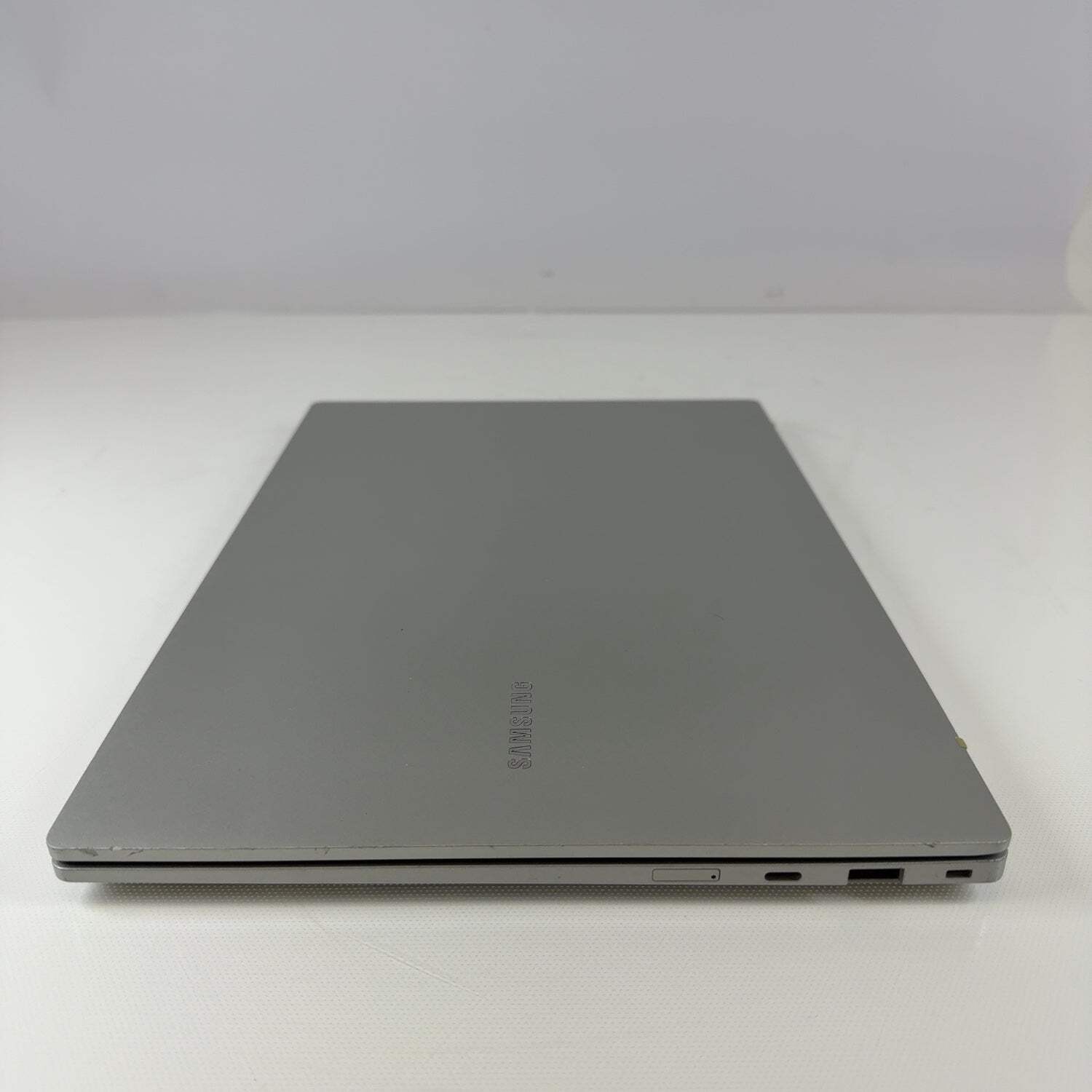 Samsung Galaxy Book NP545XLA 14″ Snapdragon 7c 3.15 4GB RAM 128GB SSD