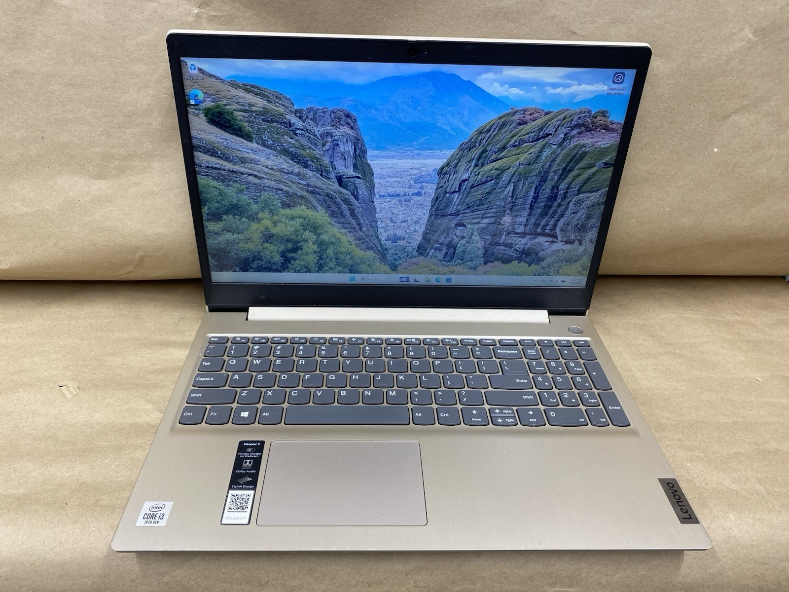 Lenovo 81WE – 15.5″ FHD – i3-1005G1 – 4GB – 128GB SSD – Win 11 Pro – READ