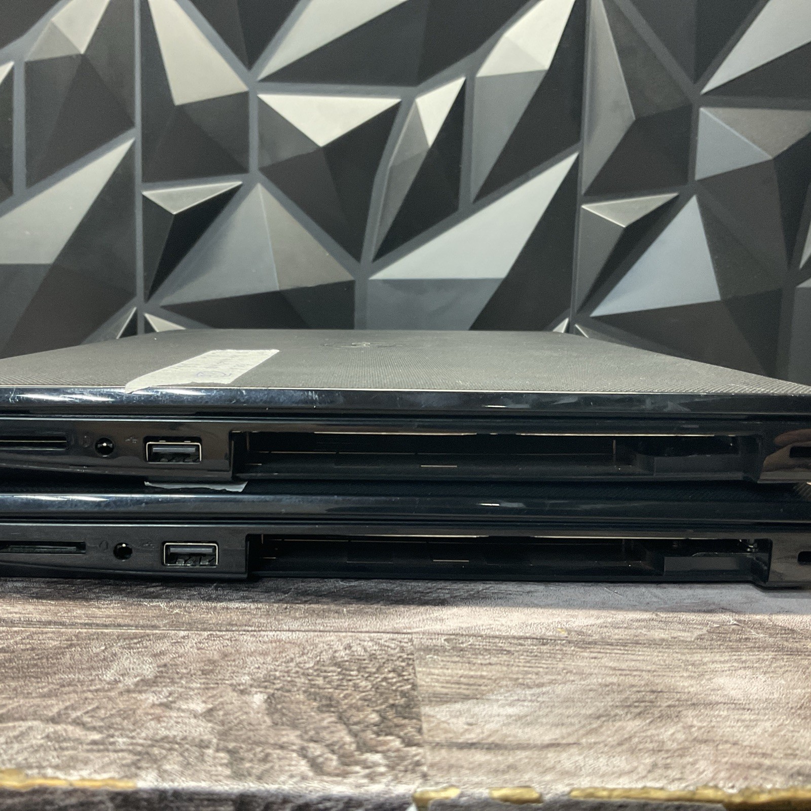 Lot of 2 Dell Vostro 14 / i3 7th Gen / BIOS Unlocked / No RAM / No SSD / C10