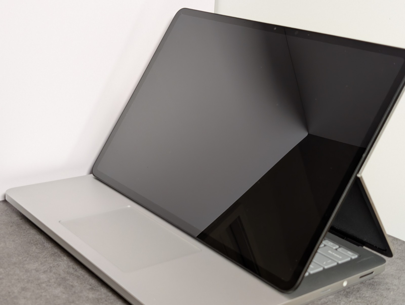 Microsoft Surface Laptop Studio 2 14.4″ i7-13800H 16GB 512GB SSD W11 Silver