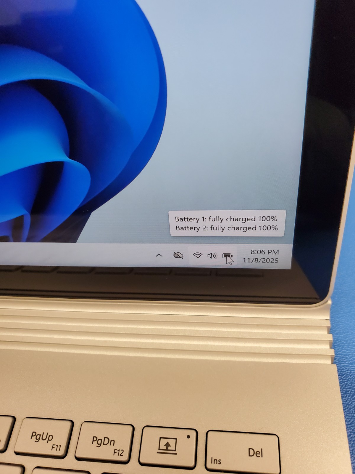 Surface Book 2 Model 1832 Intel Core i5-7300U/256GB SSD/8GB RAM