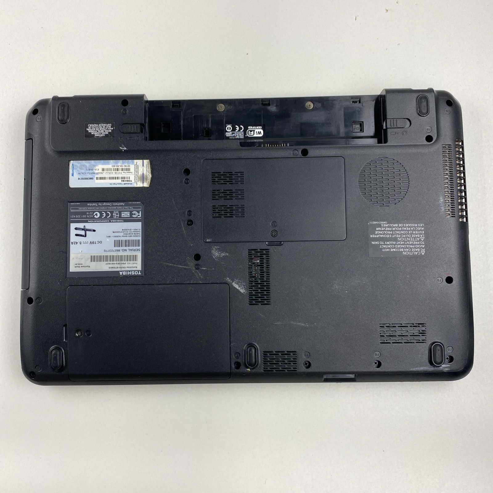 Toshiba Satellite C650 Core i3-2310M 2.10GHz 4GB RAM 15.6″ No Battery/HDD/OS