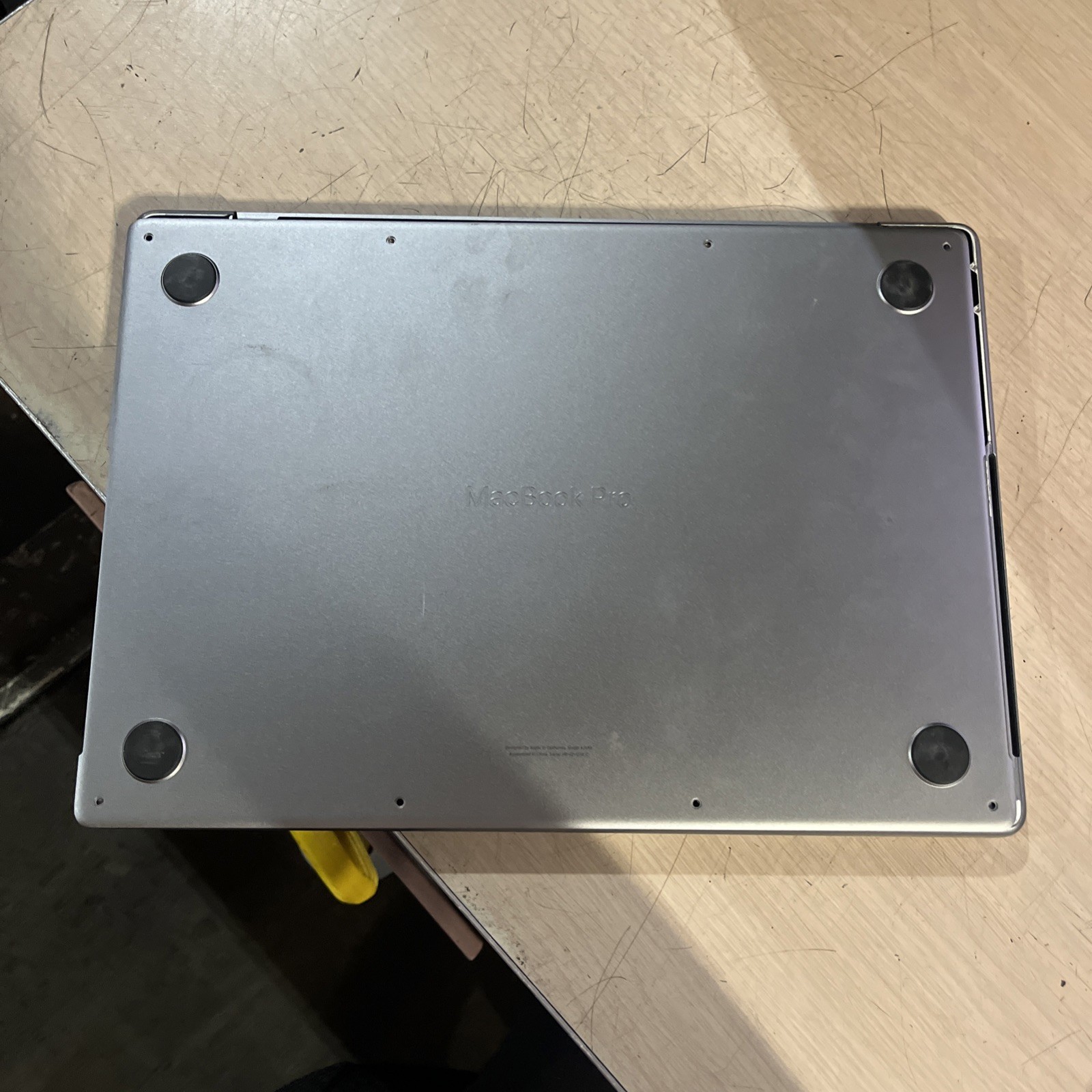 APPLE MACBOOK PRO “M3″ 8 CPU/10 GPU 14” 4.0GHZ 8GB RAM 512SSD