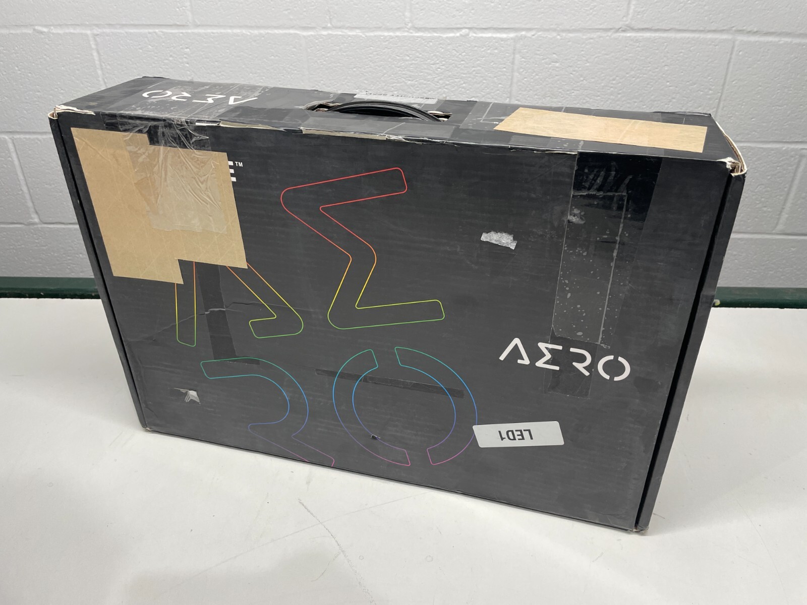 GIGABYTE AERO 15 OLED YC 15.6″ i9/RTX 3080/8GB/64GB/2TB
